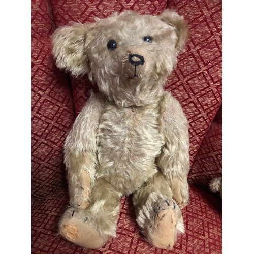 731 - Two fabulous vintage/antique teddy bears. One is approx 30cm from ear to paw lying down. Mohair with... 