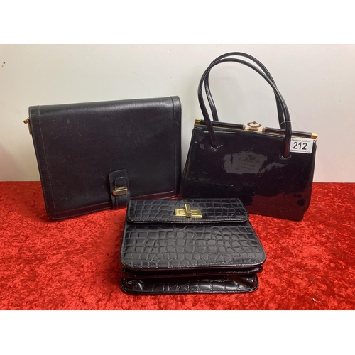 212 - Trio of vintage ladies handbags