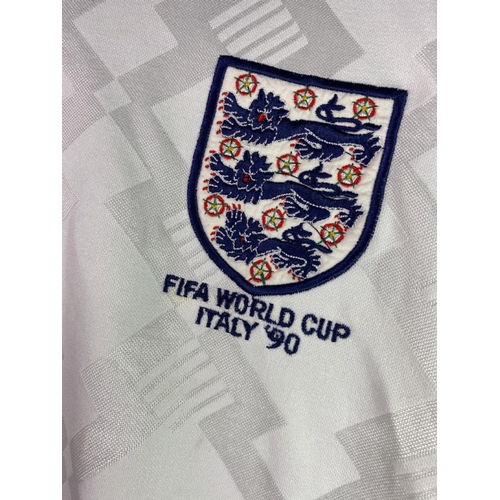 181 - Umbro white and navy FIFA World Cup Italy ‘90 ENGLAND 1990 football shirt in size 44 inches/112cm ... 