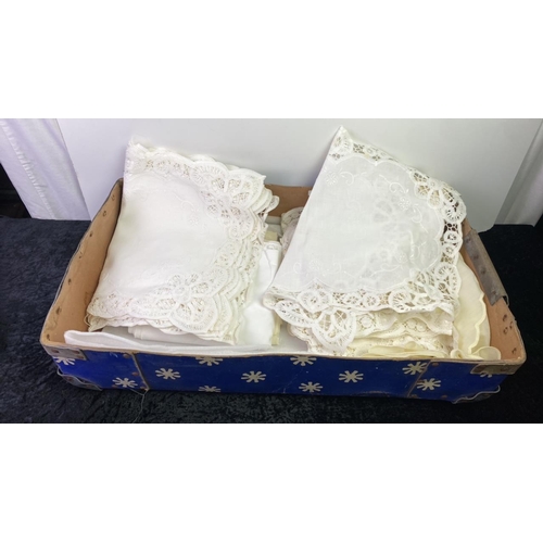 266 - Assorted box of linen napkins/tablecloths