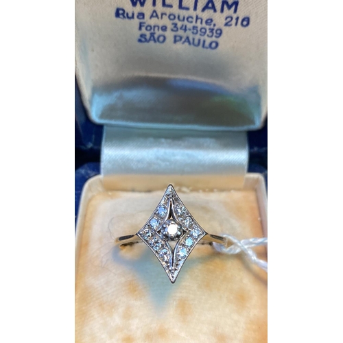 545 - Pretty 14 carat gold Deco diamond ring. Size T 3g