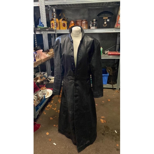 646 - Vintage ‘Hard Leather Stuff’ Region 25 California Capital full length leather trench coat