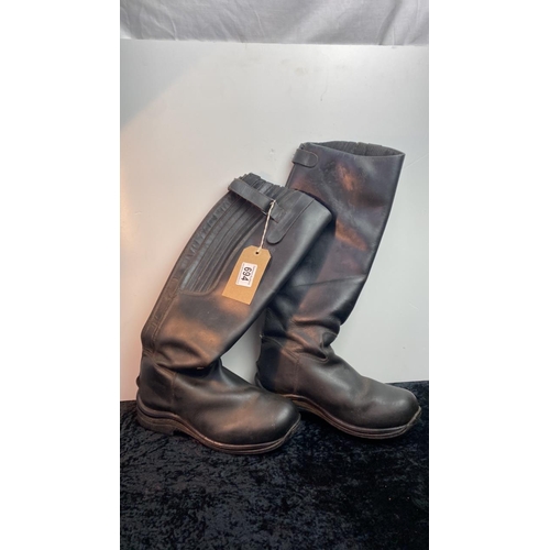 694 - Pair of Toggi leather riding boots, size 6