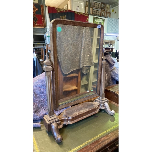 696 - A lovely Edwardian dressing table/vanity mirror, nicely decorated. Damage to one pillar pinnacle. Ve... 