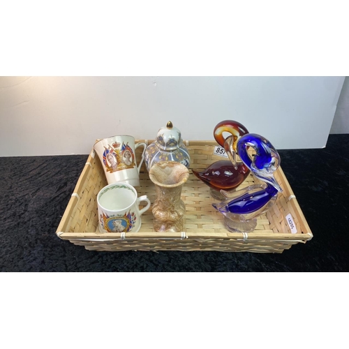 857 - Pair hand blown glass swans, onyx vase and 2 royal memorabilia china mugs