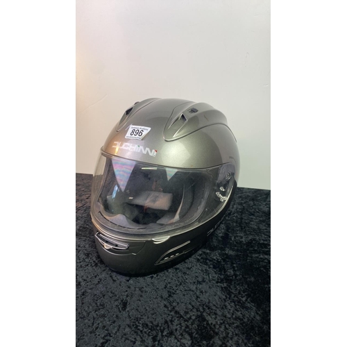 896 - Duchinni British motorcycle sport helmet D701 XXL 624 in bag