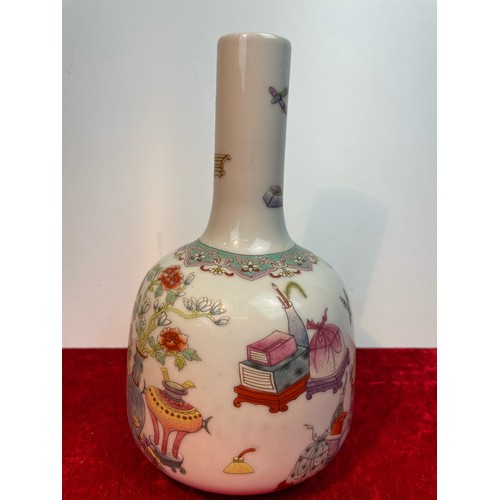 359 - Chinese porcelain oriental painted ceramic vase, mark to base