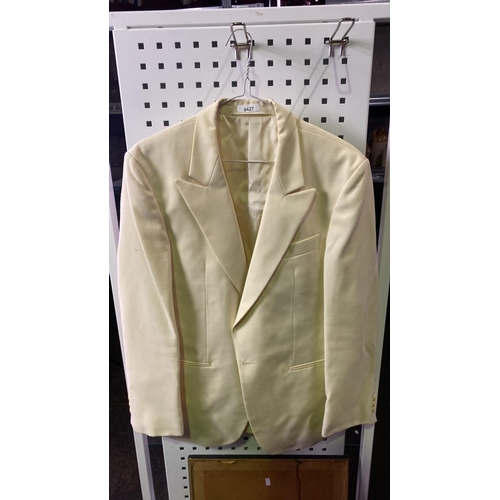 1016 - Gentlemans white suit jacket by Hornes - small size.