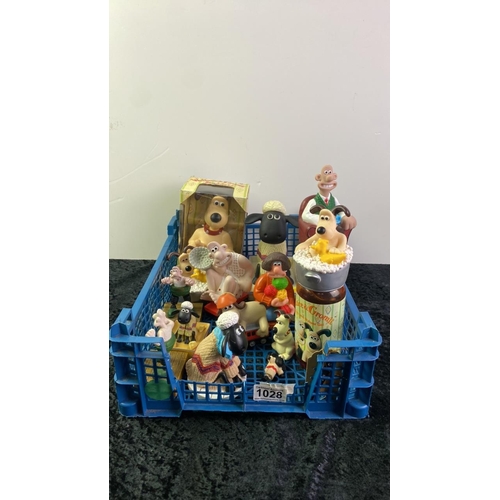 1028 - Wallace and Gromit collectables.