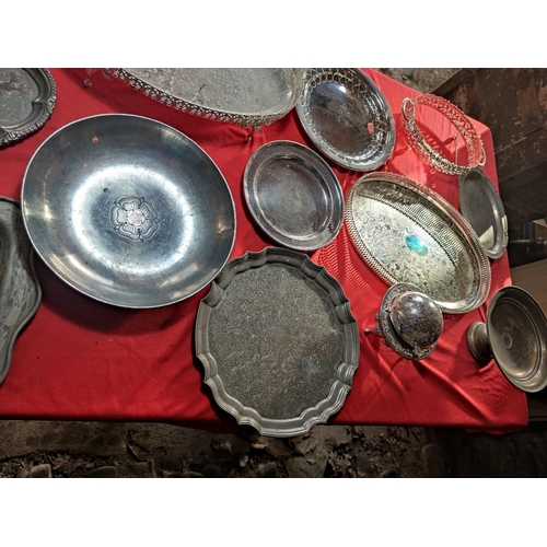 1106 - Collection of silver plate and white metal servers and platters, plus pretty silver plate globe butt... 