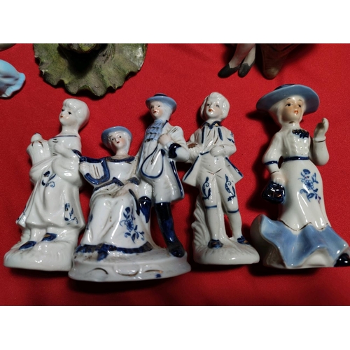 1115 - Collectible vintage figurines See additional photos