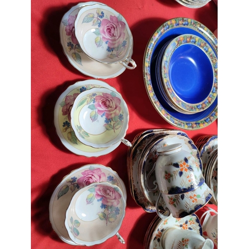 1123 - Paragon, 'Gaiety' Roslyn China, Meir Ware, Atlas China Collection.Some really lovely and aged pieces... 