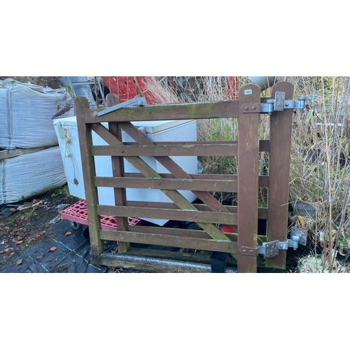 1452 - Large wooden gates with hinges, measuring approx 4ft each