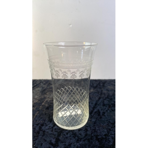 152 - 12 Pall Mall etched glasses - a mixture of antique and vintage