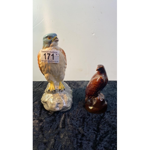 171 - 2 Beswick figurines - a Kestrel and an Eagle for Beneagles Scotch Whisky