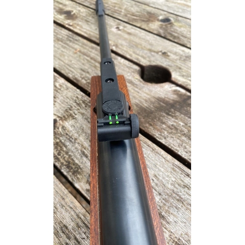 695 - Crosman .22 Break Barrel Air Rifle