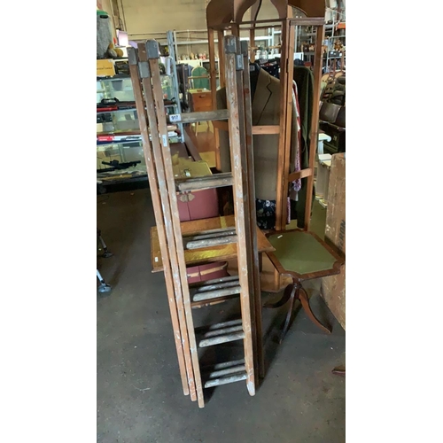 917 - 3 piece extendable wooden ladders