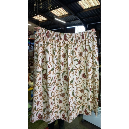 100 - Heavy lined crewel embroidery pair of curtains. Each measures approx 118cm x 144cm