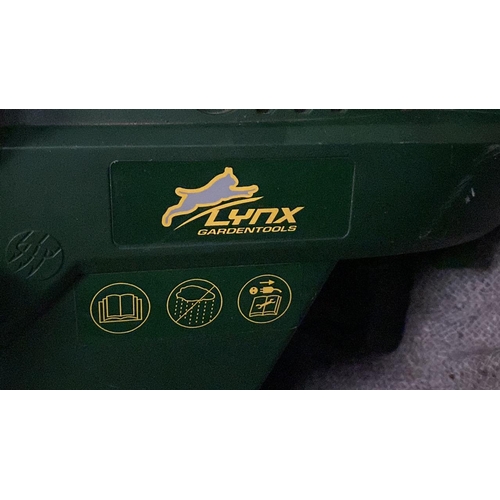 875 - Lynx Garden Tools leaf blower/garden vacuum