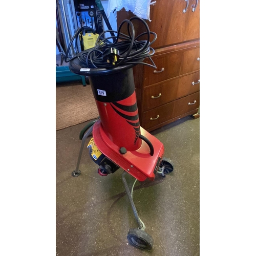 879 - Champion 1800W electric garden shredded