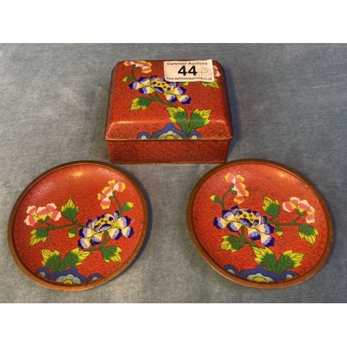 44 - Cloisonné lidded box and a pair of matching dishes