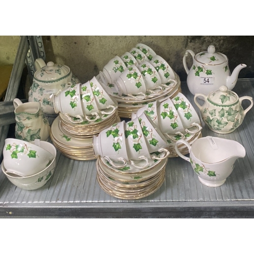 54 - Colclough ivy leaf design part dinner service / teaset with dinner plates, side plates, cake plates,... 