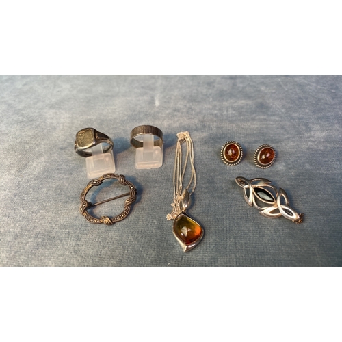 584 - Lovely lot of Silver marked jewellery incl. possibly amber necklace pendant and earrings