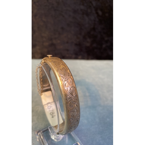 592 - Lovely silver bangle hallmarked RPH Birmingham 1967 19g Inscription inside