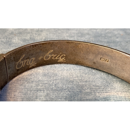592 - Lovely silver bangle hallmarked RPH Birmingham 1967 19g Inscription inside