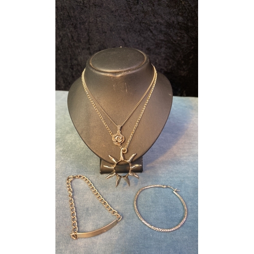 598 - Mixed silver and white metal jewellery