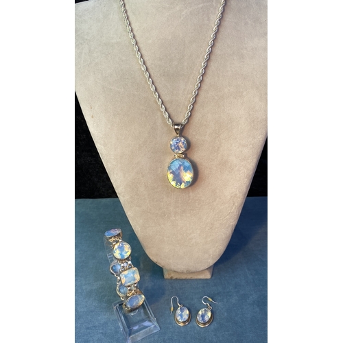 600 - Beautiful collection of silver bracelet, necklace and earrings featuring outstanding Opalite in silv... 