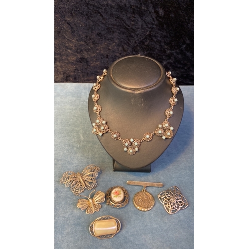 602 - More vintage jewellery incl. vintage filligree butterfly broach and silver St Christopher lapel broo... 