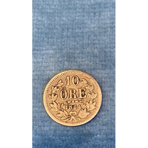 611 - Carl XV Sweden silver 10 Ore coin 1864 (Extremely Fine)