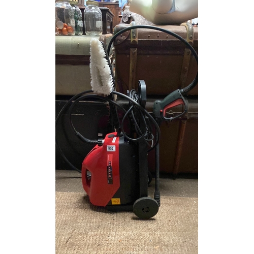 952 - Champion CPW1600 1600w pressure washer with attachments .... All ready for that deep refreshing spri... 