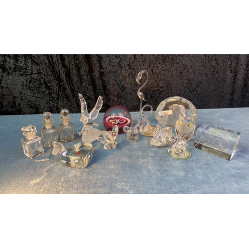 123 - Collection of glass and crystal featuring beautiful lover's glass paperweight, crystal owl, swans et... 