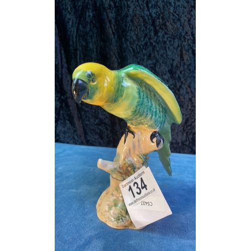 134 - Beswick Parakeet 930 figurine with original box H6