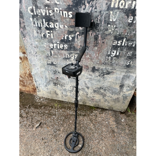 267 - Amzdeal metal detector (missing battery cover)