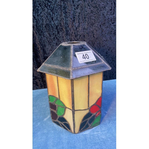 40 - Hexagonal Tiffany style lampshade, approx 20cm tall