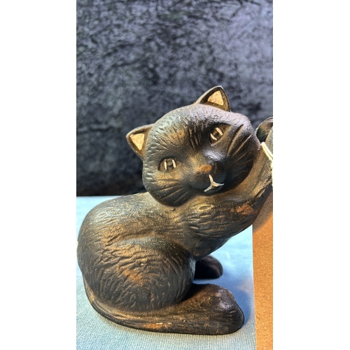 113 - Cast iron cat ornamental doorstop