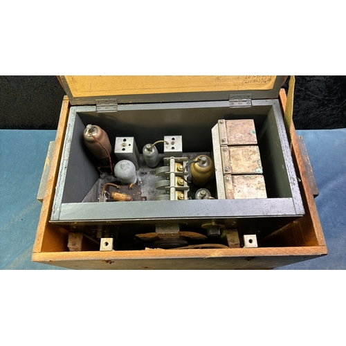 85 - WWII RAF Air Ministry R 1224 A receiver. Station W/T portable Type 9 superheat receiver. REF NO: 10D... 