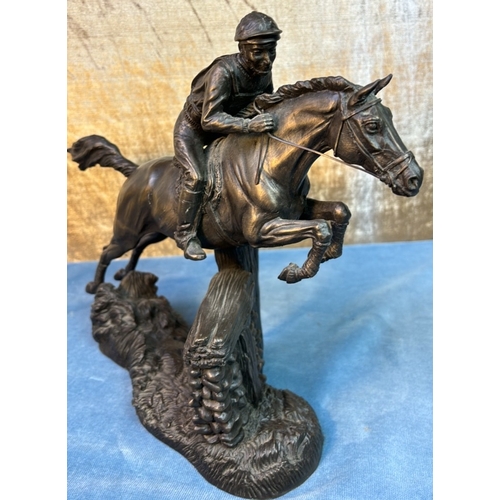 45 - Heredities Cross Country AM35 resin figure of a racehorse jumping a fence, approx. 27 cm tall