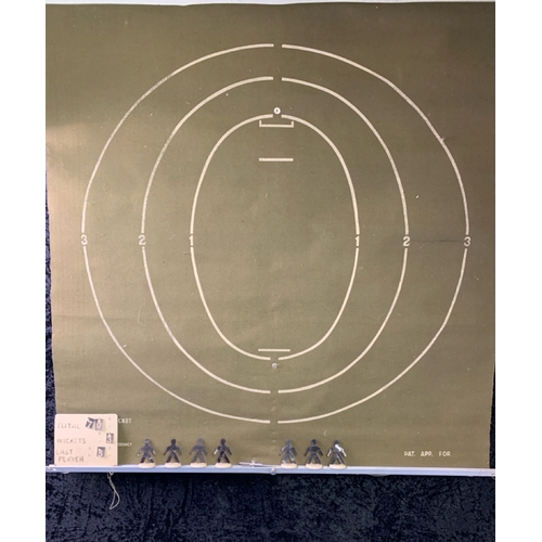 204 - A rare find, an early version of the Discbat cricket game in original box..ideal for carpet/tabletop... 