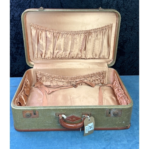 24 - Lincoln Zepherweight vintage 1950s suitcase with leather trim, in very good condition, with key, app... 