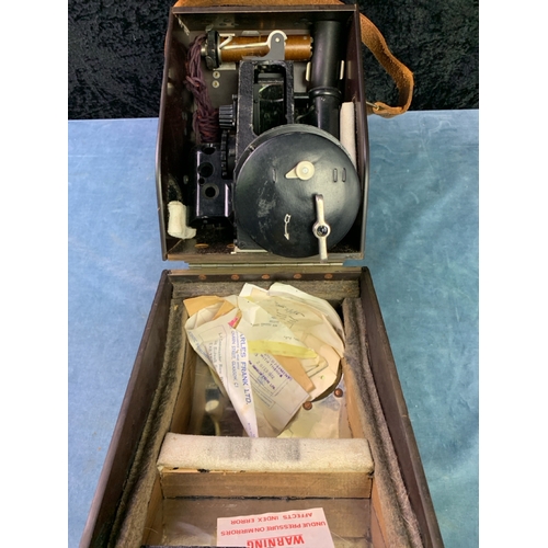 278 - WWII RAF aircraft bubble sextant in good order, in original carry case with some paperwork