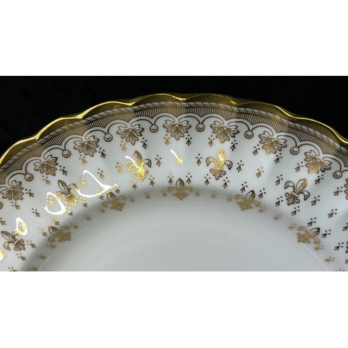 38 - Spode Fleur De Lis Gold Y8063 pattern fine bone china - 8 x dinner plates (23.5cm dia), 12 x side pl... 