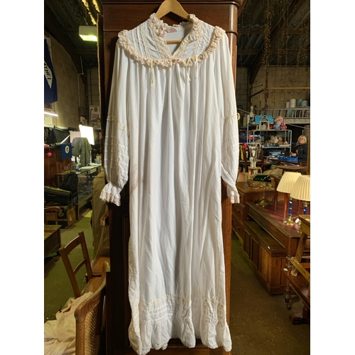 667 - Some really exquisite vintage clothing in white linen