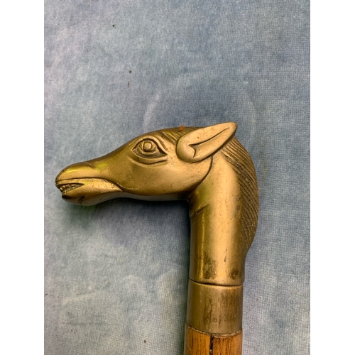 686 - Metal shooting stick + brass horse-headed walking stick.