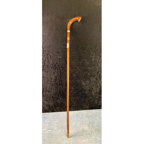 689 - Walking cane with hallmarks to silver collar.