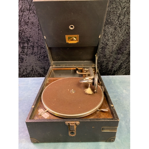 723 - HMB vintage compact, turntable in carry case