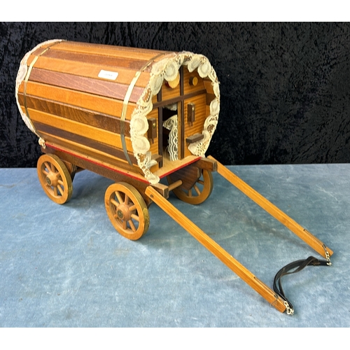 791 - Vintage ornamental wooden Gypsy wagon. Cart length 33cm